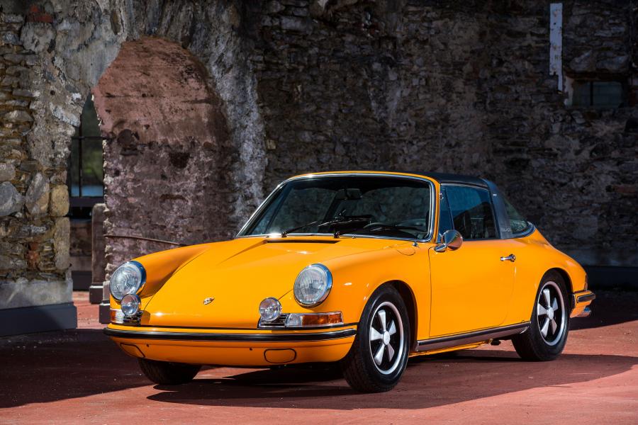  Porsche 911 S 2.2 Targa (911) 1969 года  (фото 16 из 42)